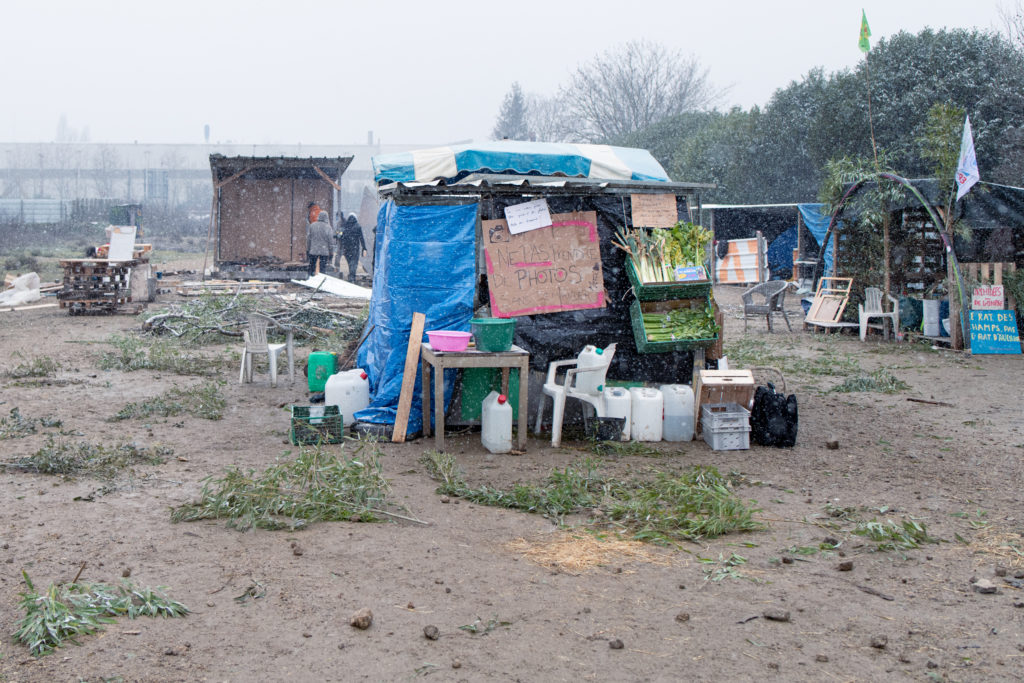 Les différents espaces de la ZAD sont enveloppés par la neige