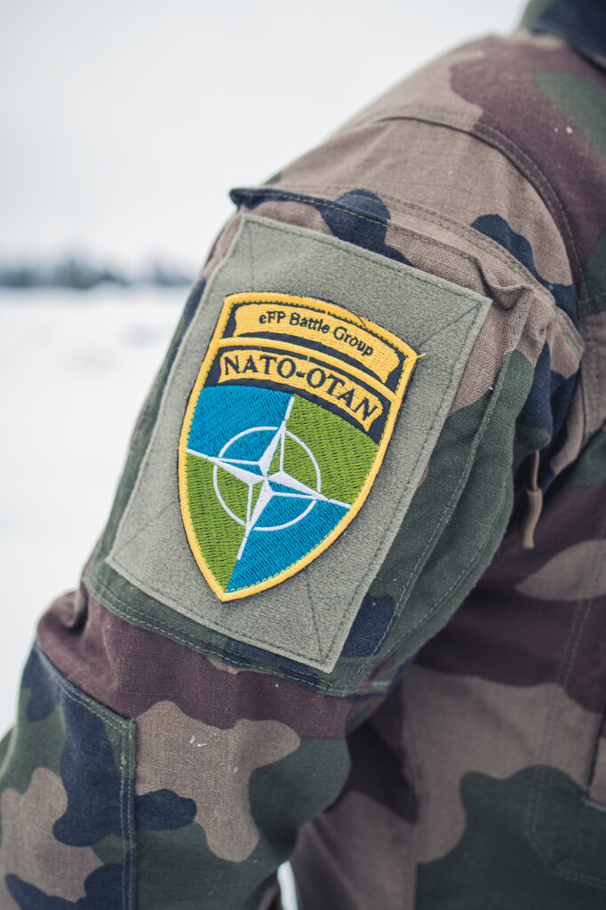 Un écusson de l'enhanced Foward Positision Battle Group mis en place par l'OTAN en Estonie, pendant le Winter Camp organisé par l'OTAN et les forces estoniennes, le 5 février 2022